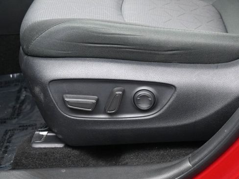 Used 2025 Toyota RAV4 XLE w/ Convenience Package FWD image 12
