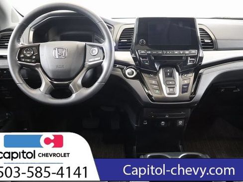 Used 2023 Honda Odyssey Touring image 16