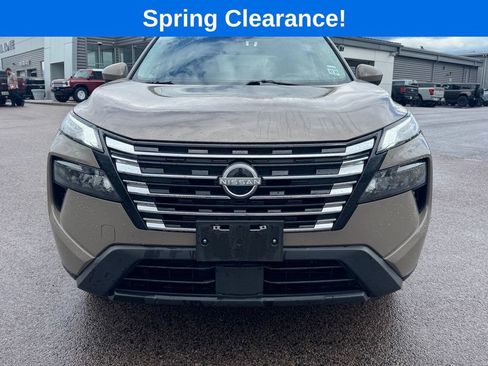 Used 2025 Nissan Rogue SV AWD/4WD image 10