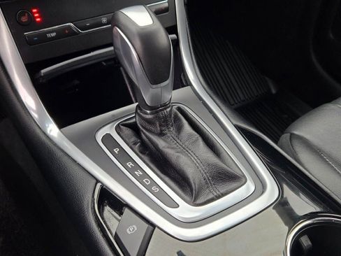 Used 2018 Ford Edge Titanium w/ Technology Package image 29