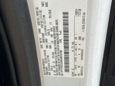 Used 2019 Ford Transit 250 148 Medium Roof image 19