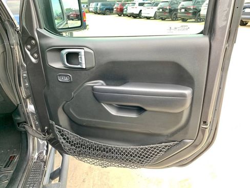 Used 2018 Jeep Wrangler Sport AWD/4WD image 21