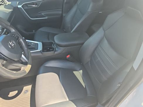 Used 2022 Toyota RAV4 XLE Premium FWD image 22