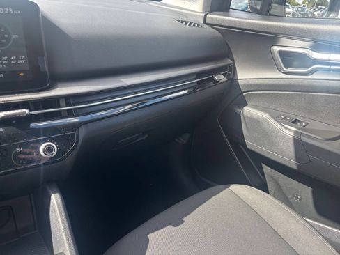 Used 2026 Kia Sportage LX FWD image 34