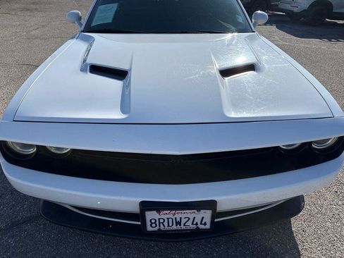 Used 2016 Dodge Challenger R/T Scat Pack w/ Leather Interior Group RWD image 9