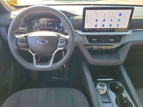 Used 2025 Ford Explorer ST-Line w/ Premium Package image 4