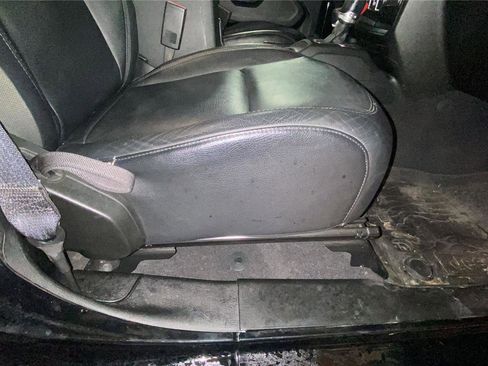 Used 2022 Jeep Wrangler Unlimited Sport image 17