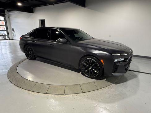 Used 2023 BMW 740i w/ Parking Assistance Package RWD image 7