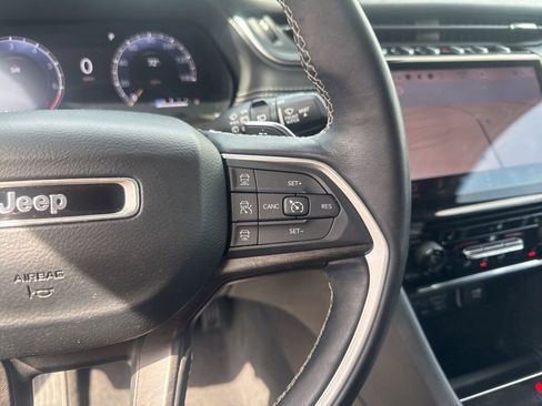 Used 2022 Jeep Grand Cherokee L Limited AWD/4WD image 15