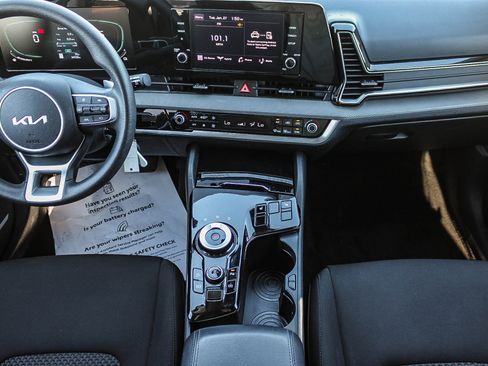 Used 2023 Kia Sportage LX image 13