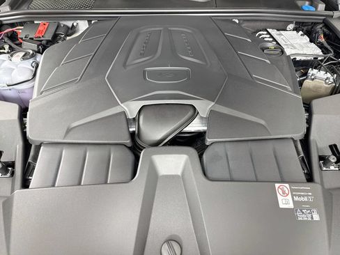 New 2026 Porsche Cayenne Coupe AWD/4WD image 32