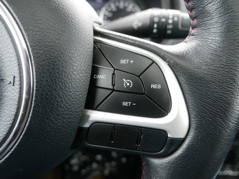 Certified 2023 Jeep Renegade Trailhawk w/ Sun/Sound Group image 21