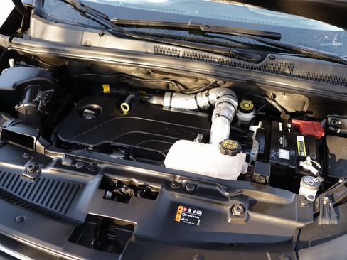 Used 2022 Chevrolet Trax LT w/ Midnight Edition image 28