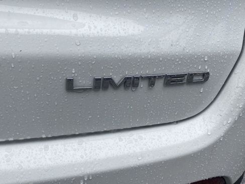 Certified 2024 Jeep Compass Limited image 40