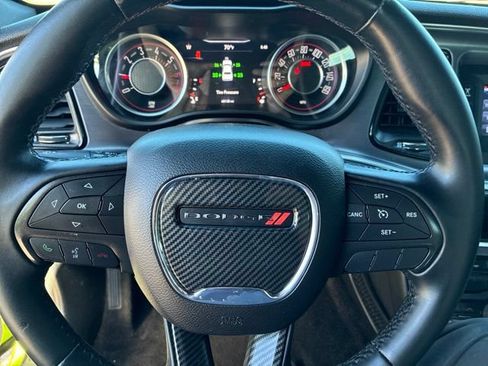Used 2015 Dodge Challenger R/T w/ Quick Order Package 22B R/T RWD image 40