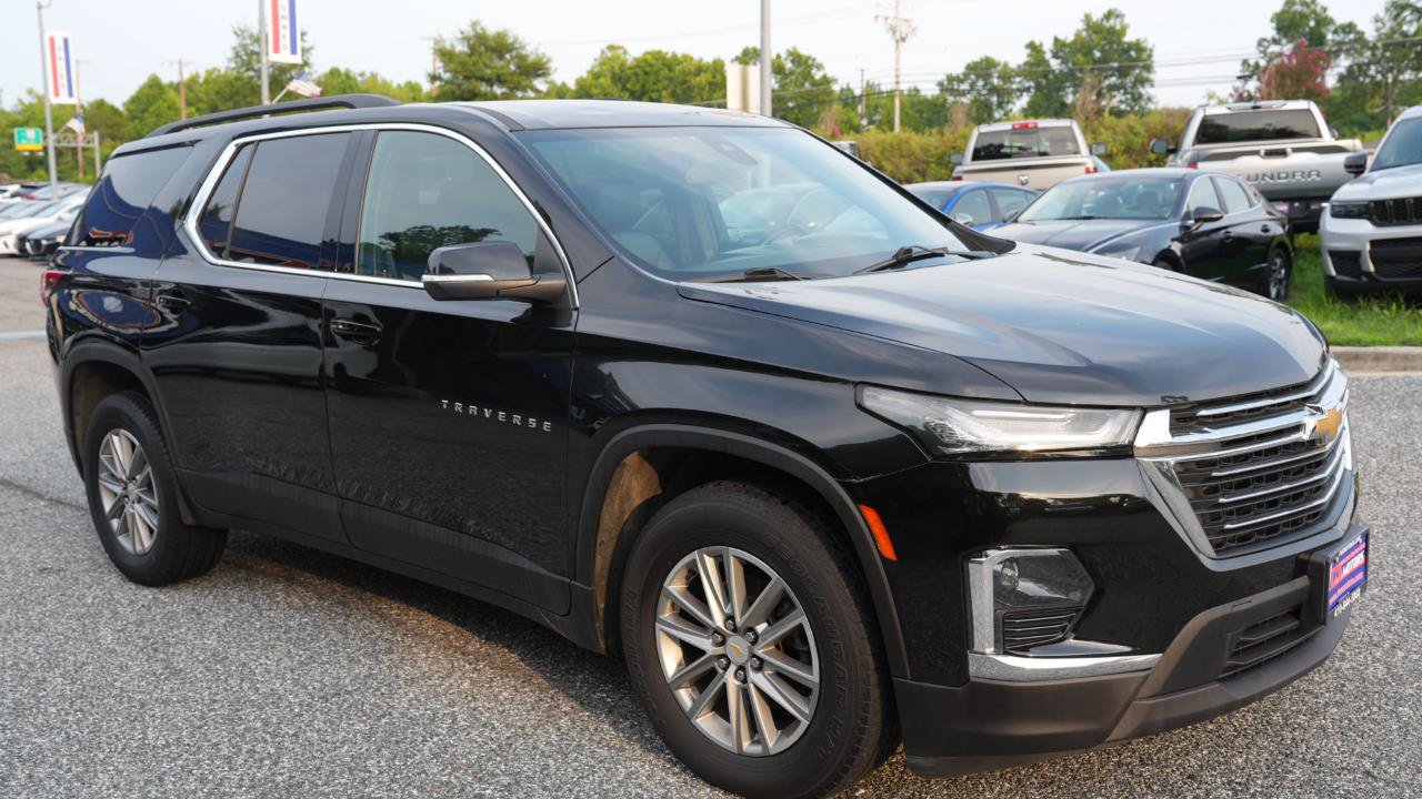 Used 2023 Chevrolet Traverse LT AWD/4WD image 5