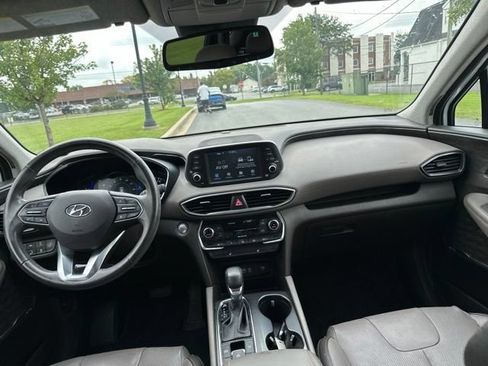 Used 2019 Hyundai Santa Fe Limited AWD/4WD image 3