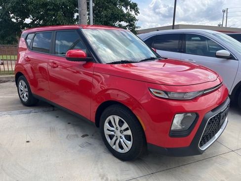 Used 2022 Kia Soul LX FWD image 1