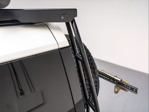 New 2024 Land Rover Defender 110 S image 31