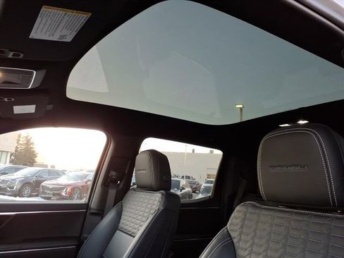 Used 2025 GMC Sierra EV Denali image 14