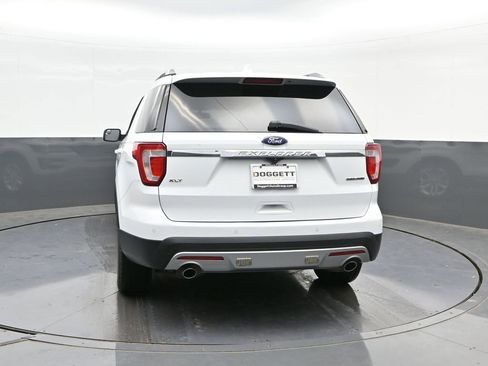 Used 2016 Ford Explorer XLT w/ Equipment Group 201A FWD image 8