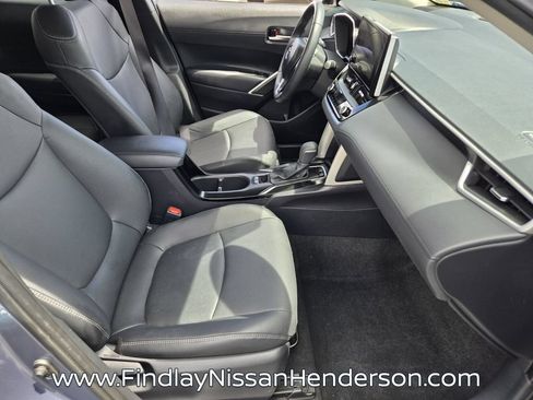 Used 2025 Toyota Corolla Cross XLE w/ Convenience Package FWD image 16