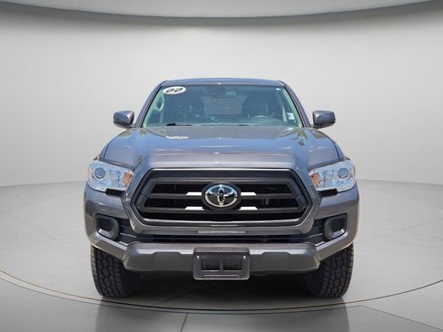 Used 2022 Toyota Tacoma SR w/ SR Convenience Package RWD image 4