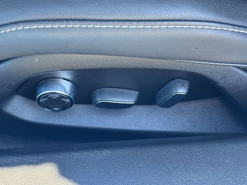 Used 2024 Chevrolet Corvette Stingray Premium Conv w/ Z51 Performance Package image 18