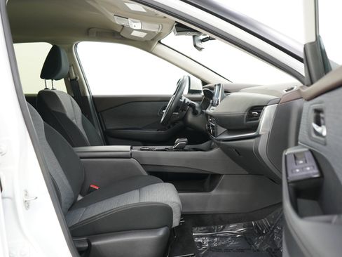 Used 2023 Nissan Rogue SV AWD/4WD image 12