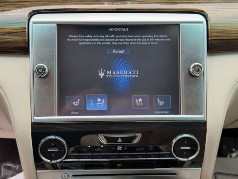 Used 2014 Maserati Quattroporte GTS RWD image 21