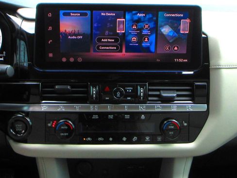 New 2026 Nissan Pathfinder SL w/ SL Premium Package image 15