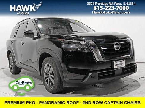 Used 2024 Nissan Pathfinder SV w/ SV Premium Package AWD/4WD image 1