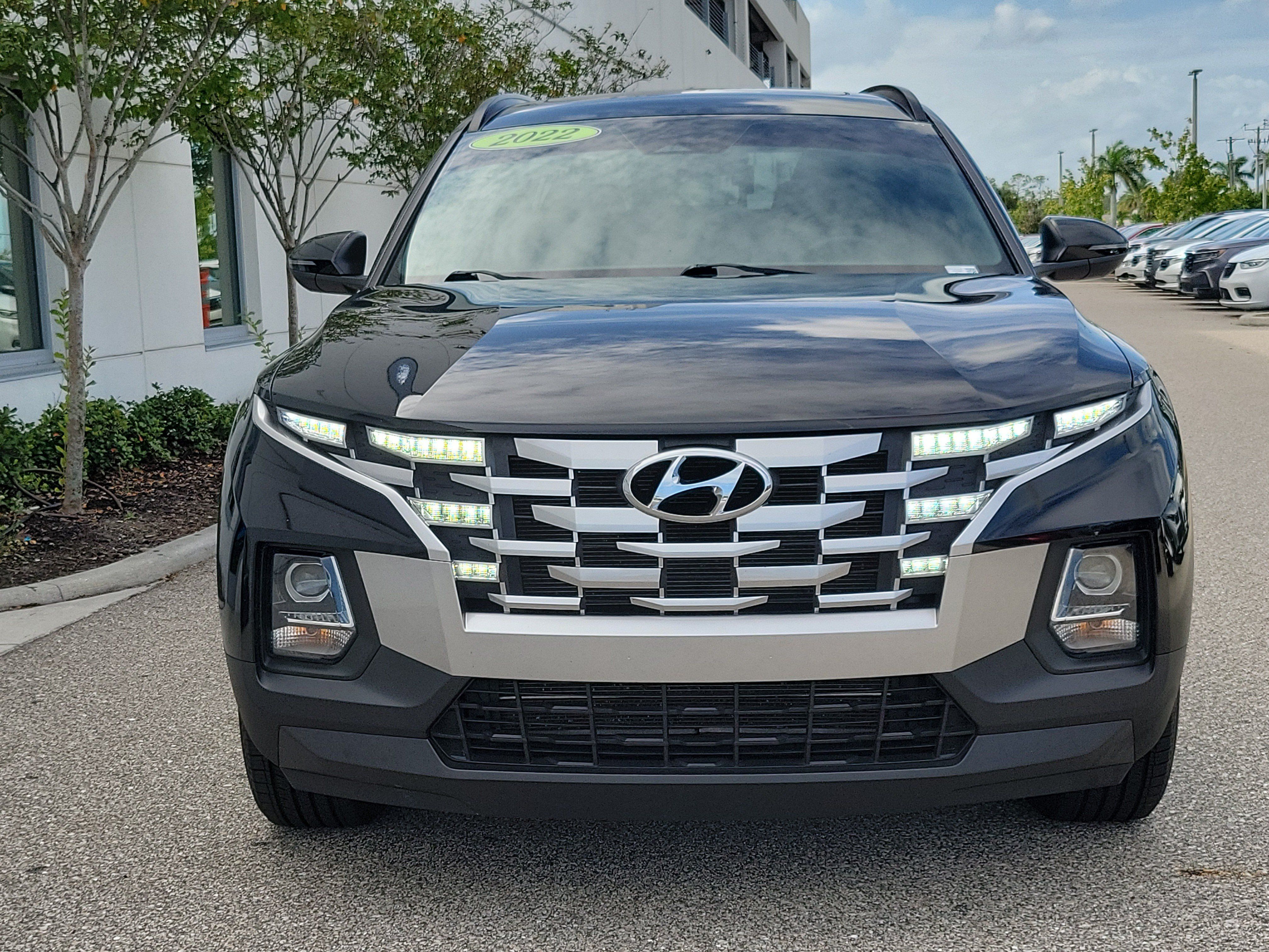 Used 2022 Hyundai Santa Cruz SEL w/ Activity Package FWD image 2