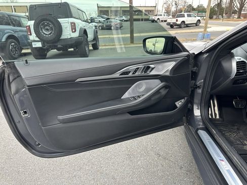 Used 2020 BMW M8 Convertible image 12