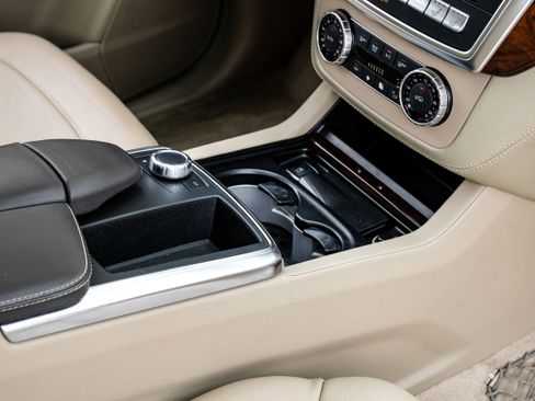 Used 2015 Mercedes-Benz ML 400 4MATIC image 23