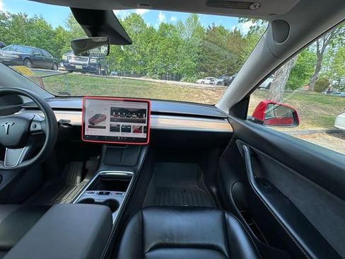 Used 2022 Tesla Model Y Long Range AWD/4WD image 26