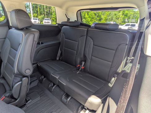 Used 2022 GMC Acadia Denali w/ Denali Ultimate Package FWD image 16