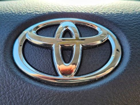 Used 2023 Toyota Tacoma SR AWD/4WD image 31