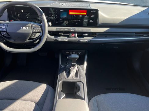 New 2025 Kia K4 EX image 9