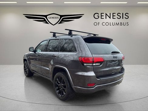 Used 2018 Jeep Grand Cherokee Altitude image 3