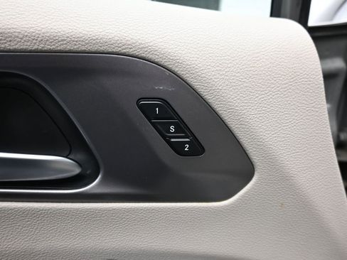 Used 2021 Chrysler Pacifica Touring-L image 32