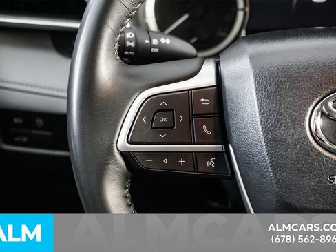 Used 2024 Toyota Highlander XLE image 26