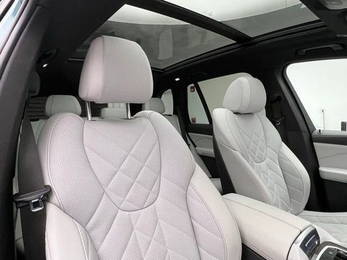 Certified 2024 BMW X5 xDrive40i w/ Premium Package AWD/4WD image 7