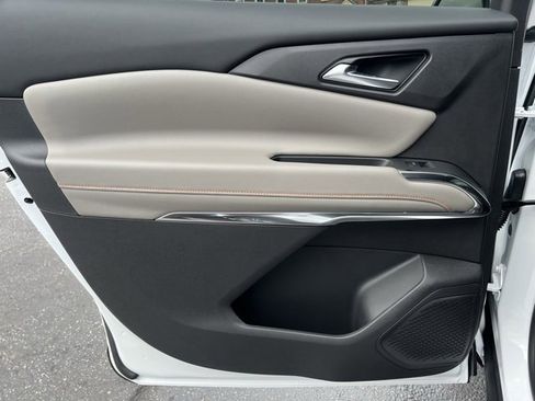 New 2026 Chevrolet Traverse LT w/ LPO, Floor Liner Package image 17