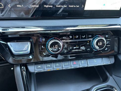 New 2026 GMC Sierra 1500 AT4 w/ AT4 Premium Package AWD/4WD image 38