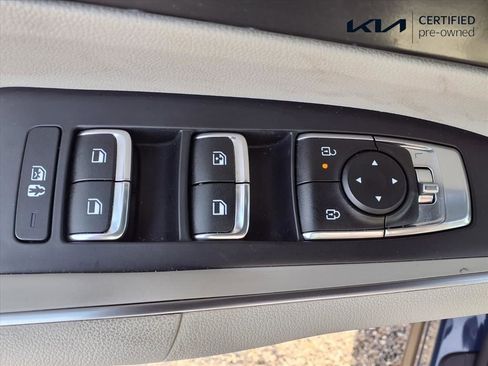 Certified 2025 Kia Sorento S image 13