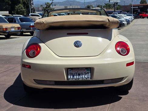 Used 2009 Volkswagen Beetle S image 10