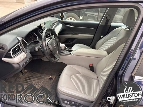 Used 2021 Toyota Camry SE AWD/4WD image 7