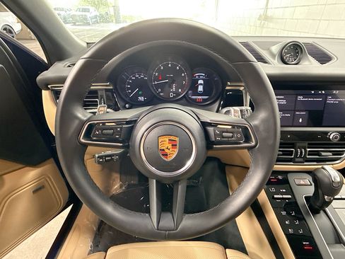 Certified 2026 Porsche Macan AWD/4WD image 39