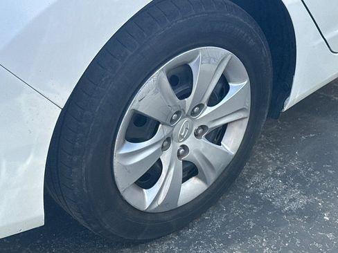 Used 2016 Hyundai Elantra SE image 4